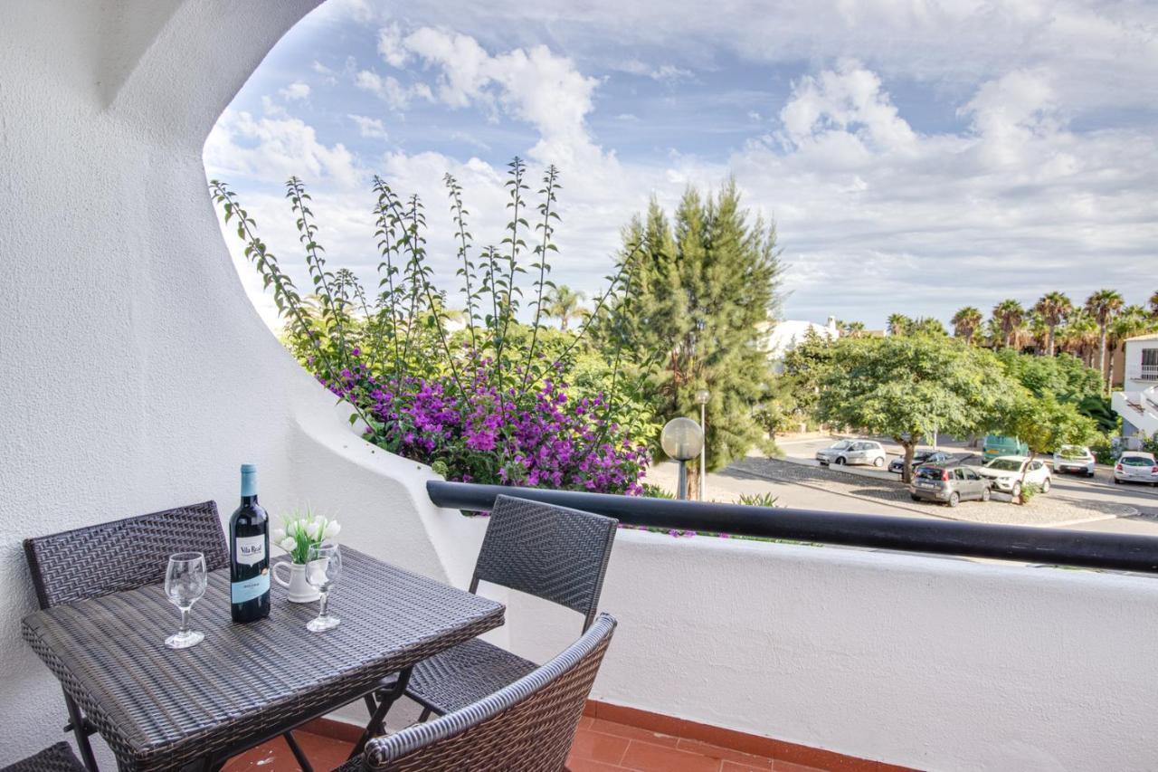 Seaside Retreat With Pool, Ac, And Fast Wi-Fi Apartment Albufeira Exterior photo